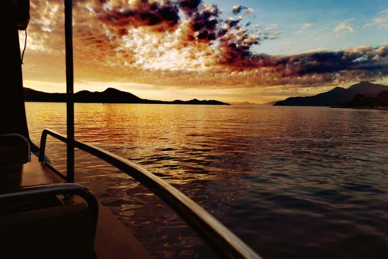Balade en bateau au coucher du soleil